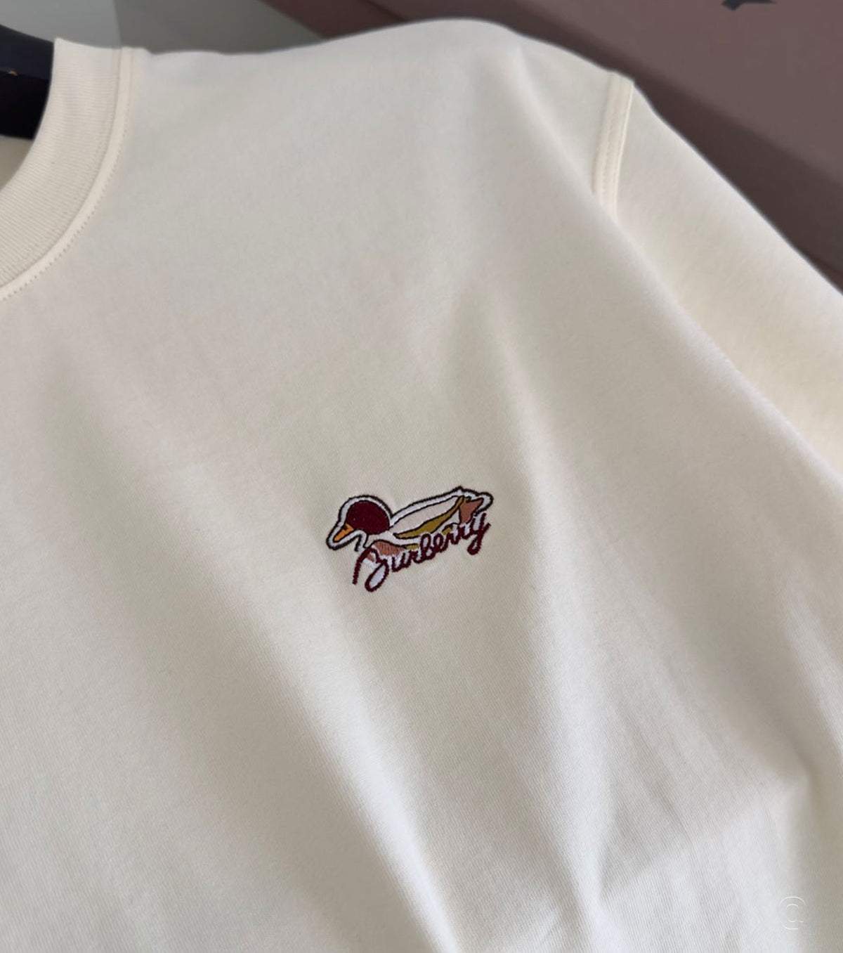 Памучна тениска с бродирано лого