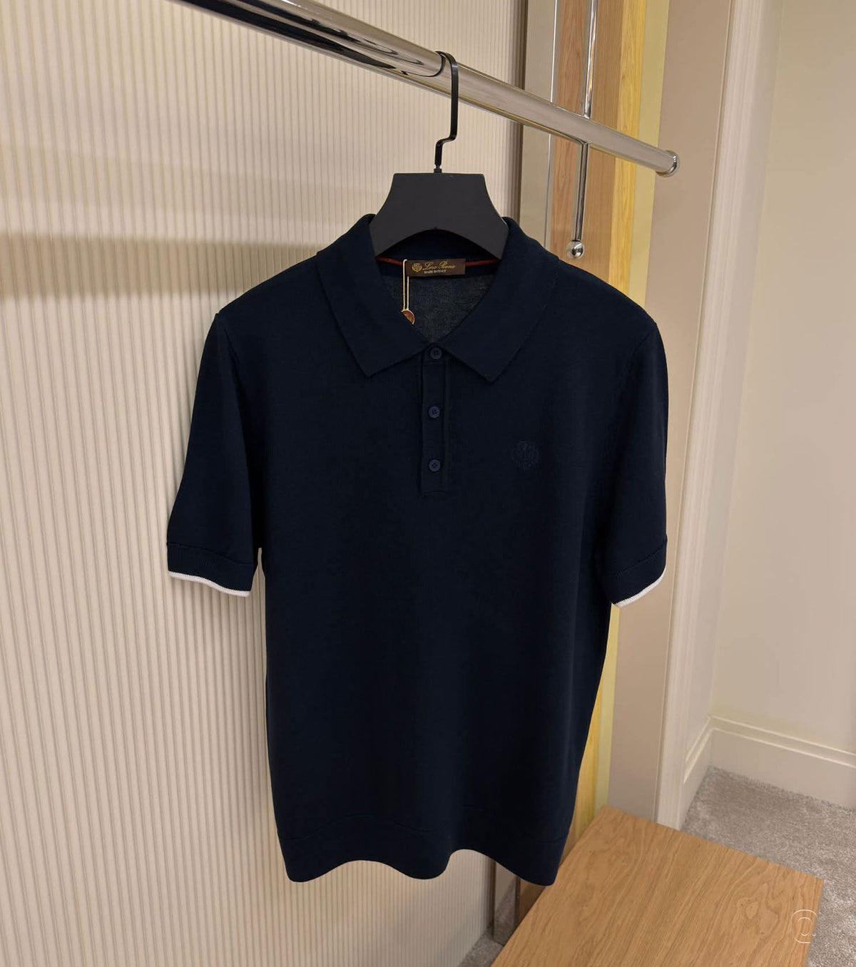 Finely knitted polo shirt 26-8424