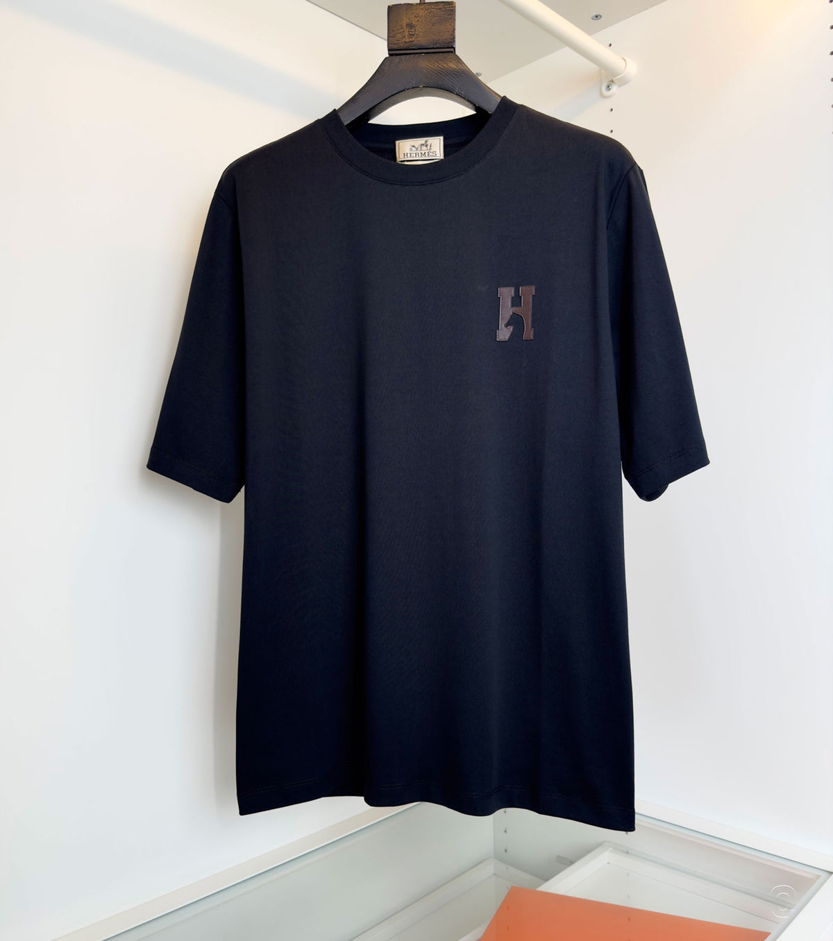 Тениска "H'Cheval" с кожени детайли