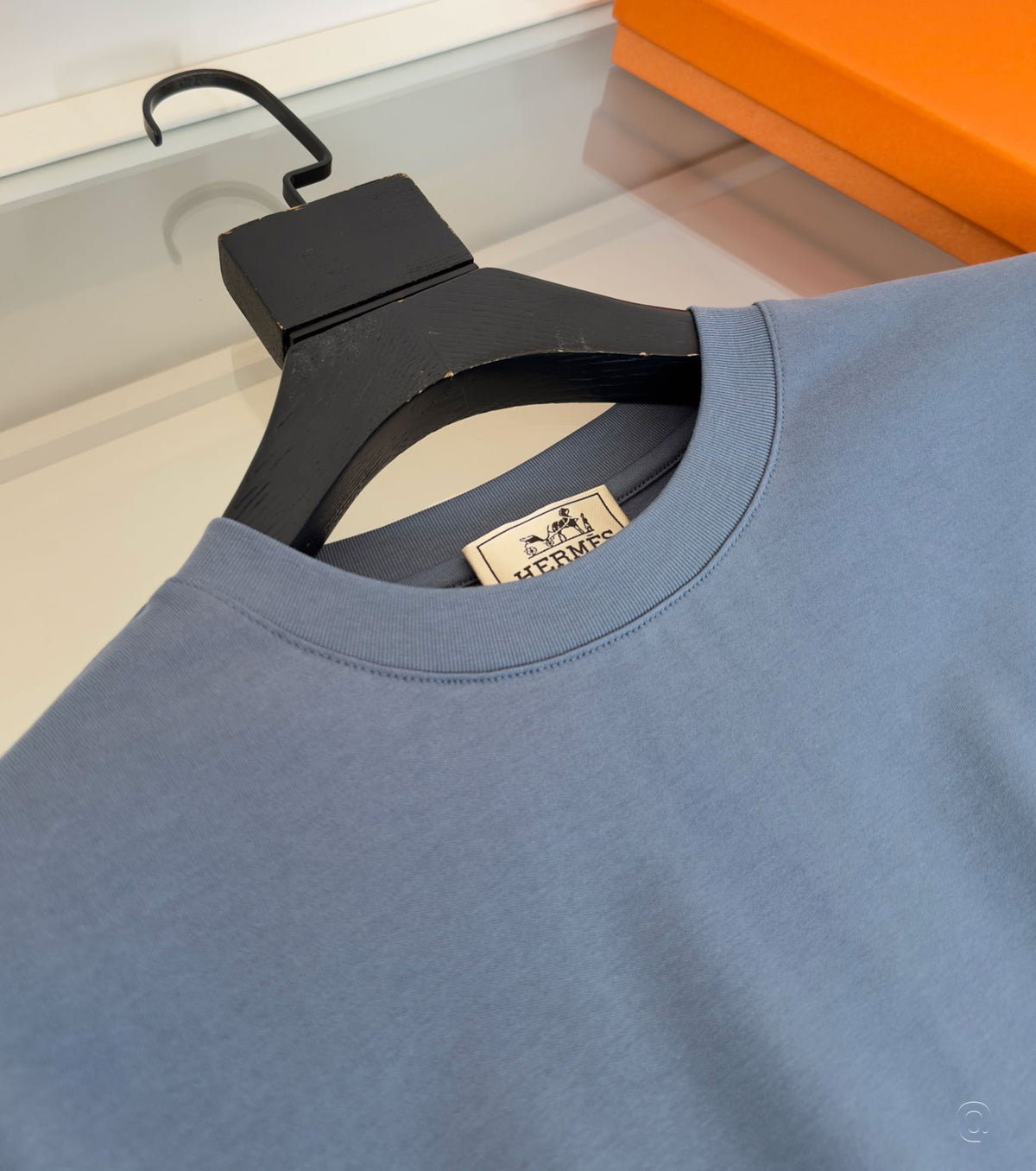 Тениска "H'Cheval" с кожени детайли