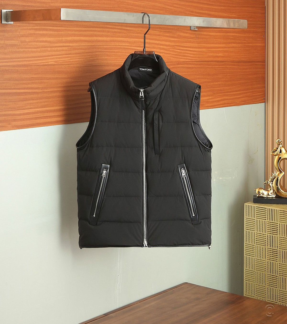 Мъжки пухен елек