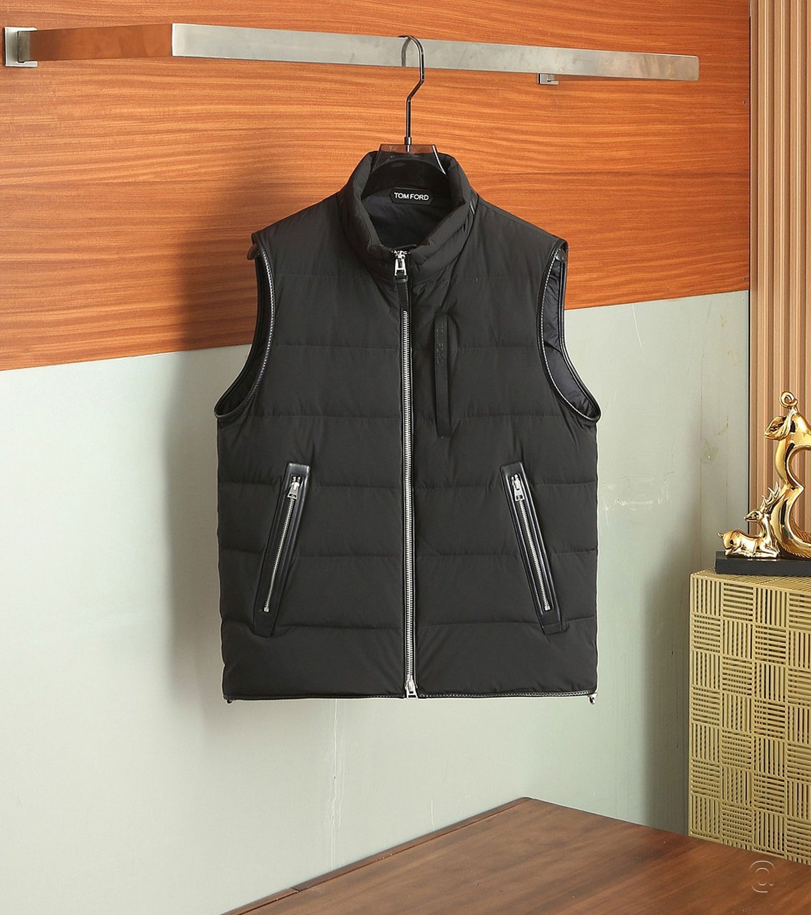 Мъжки пухен елек