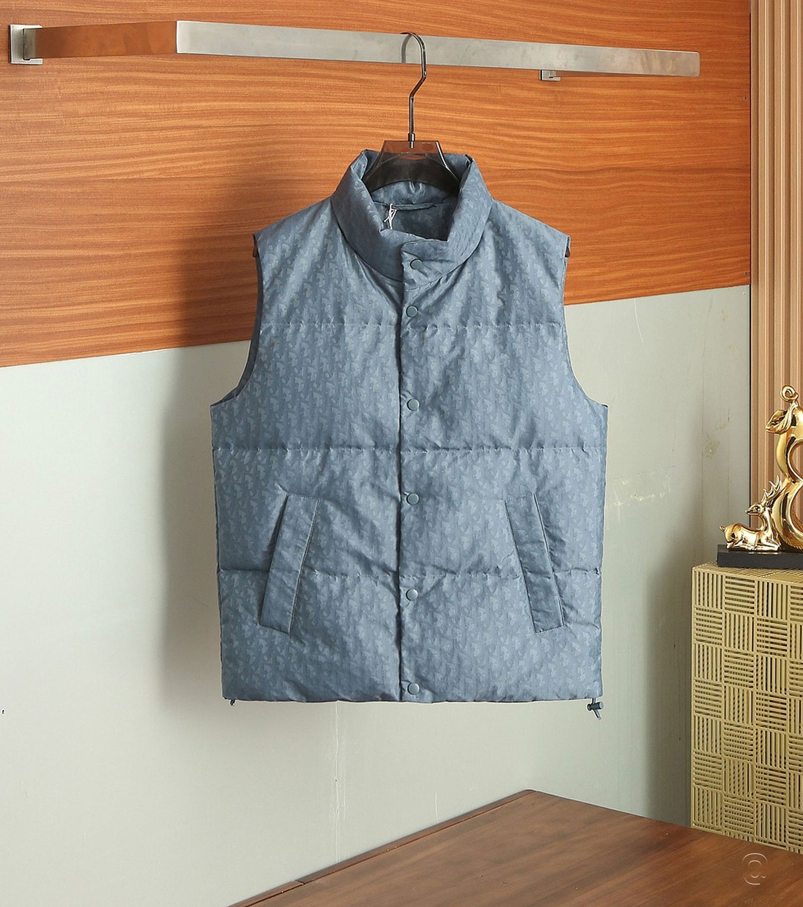 Жакардов пухен елек