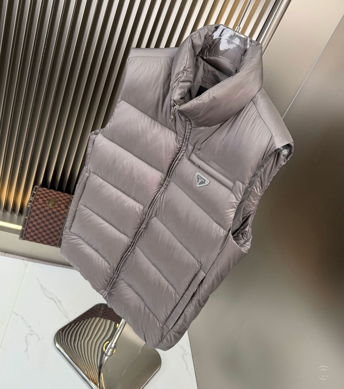 Men down vest