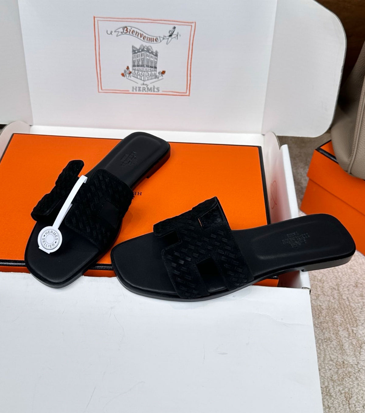 Oran sandal