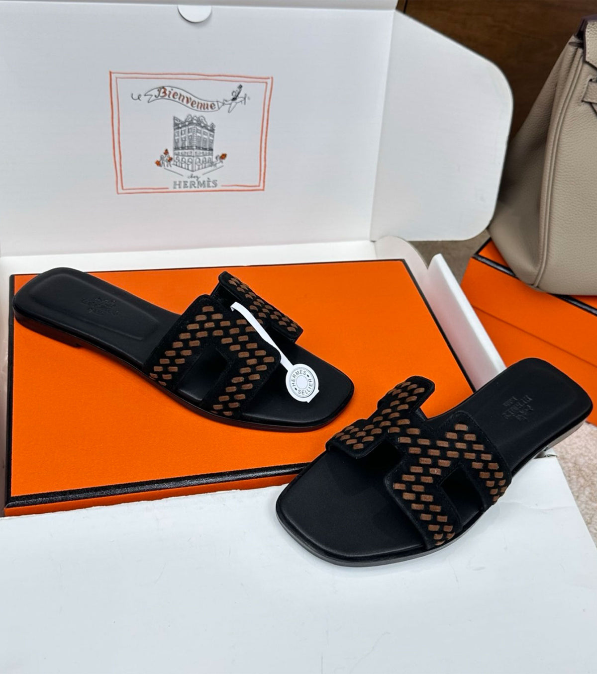 Oran sandal