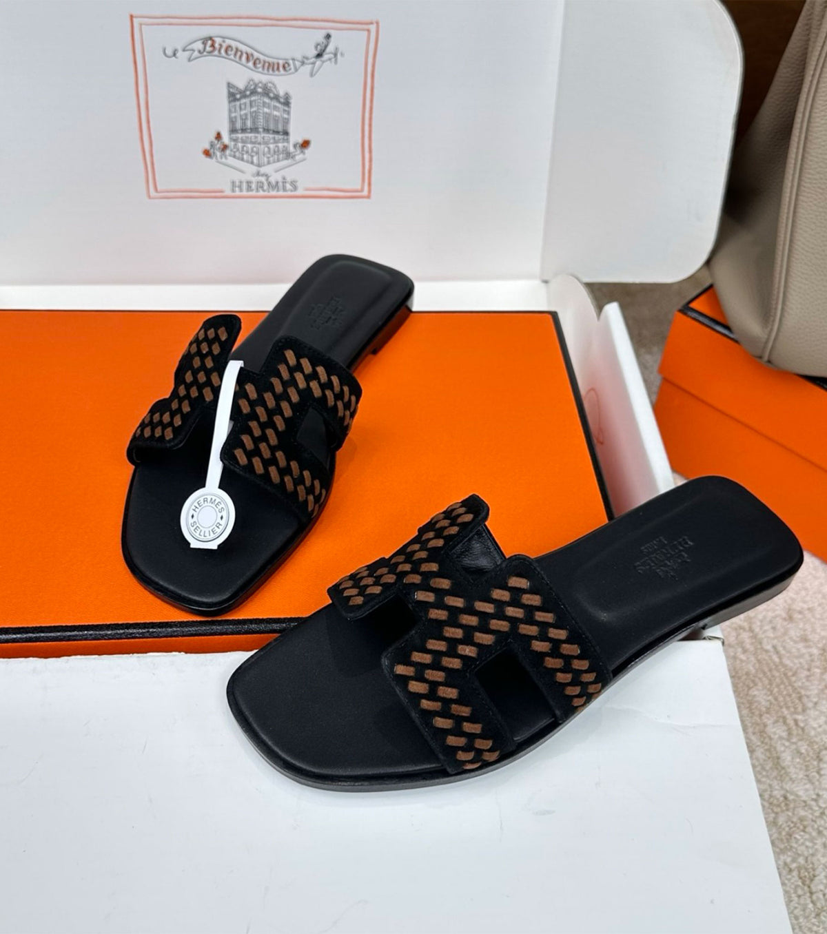 Oran sandal
