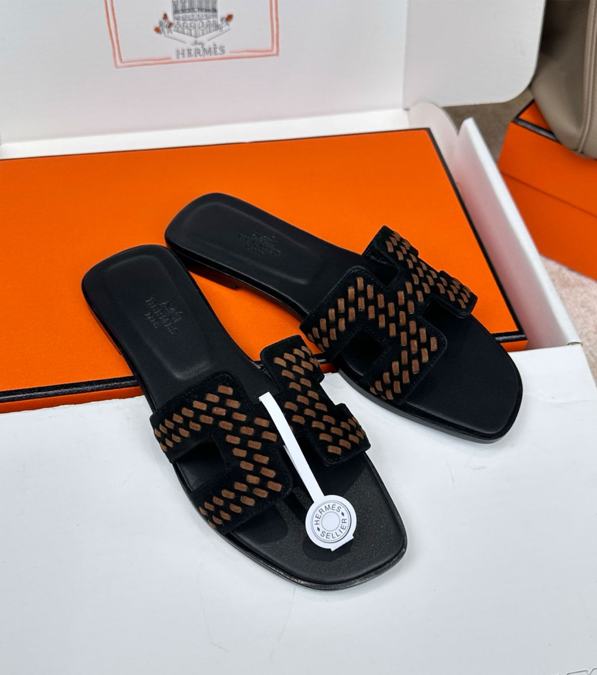Oran sandal