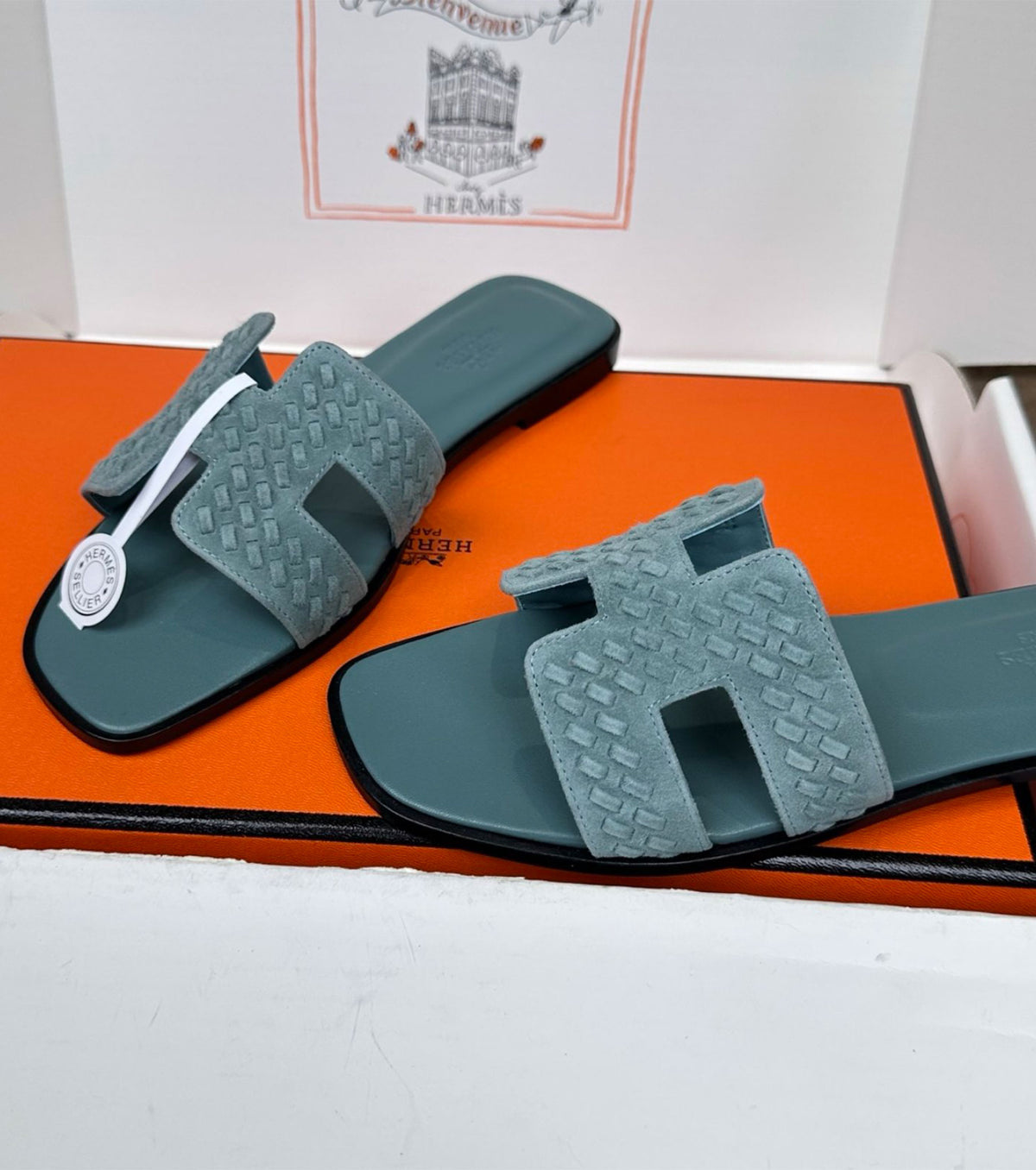 Oran sandal