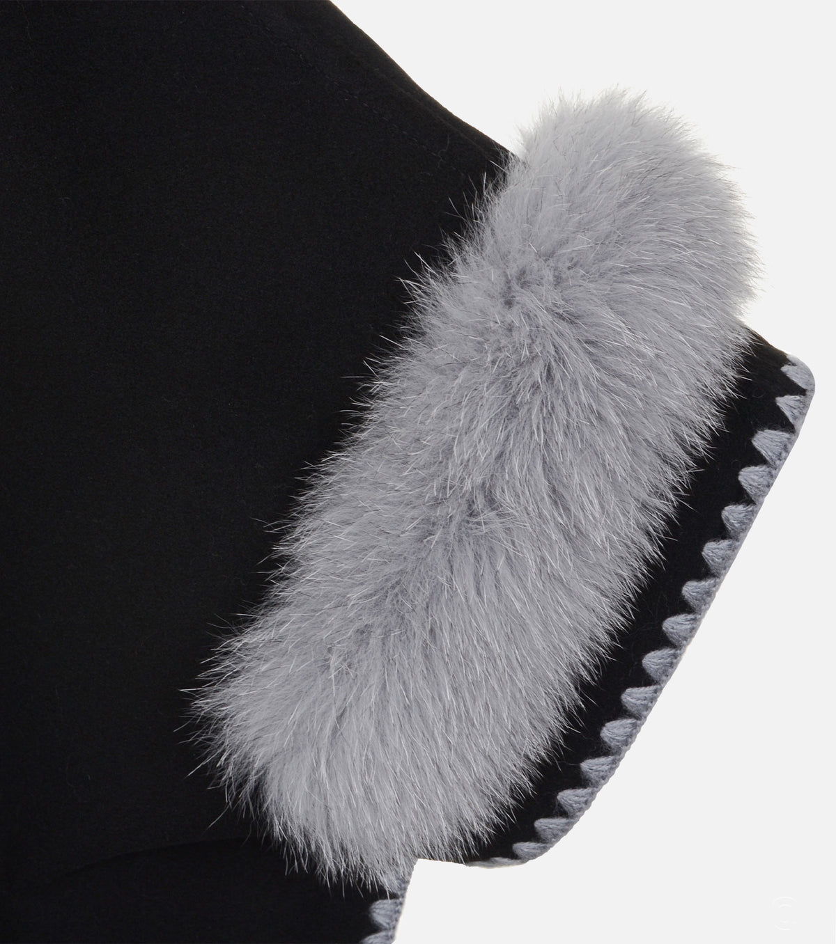 Дамско вълнено пончо