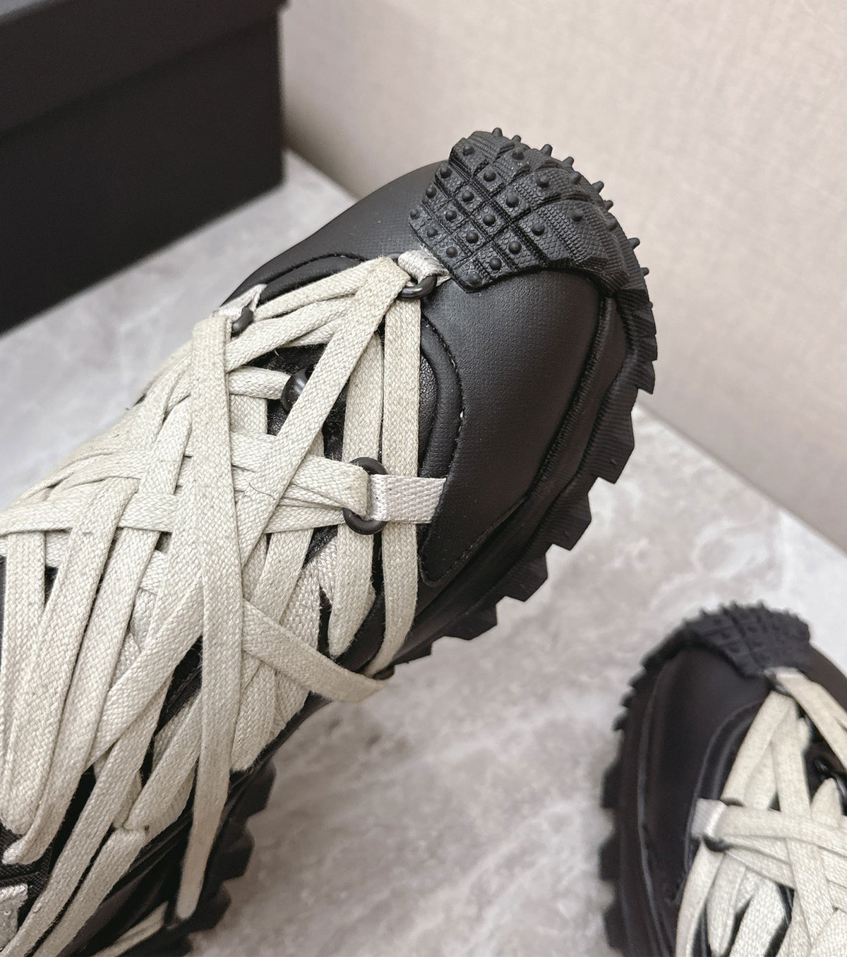 Trailgrip Megalace Sneakers