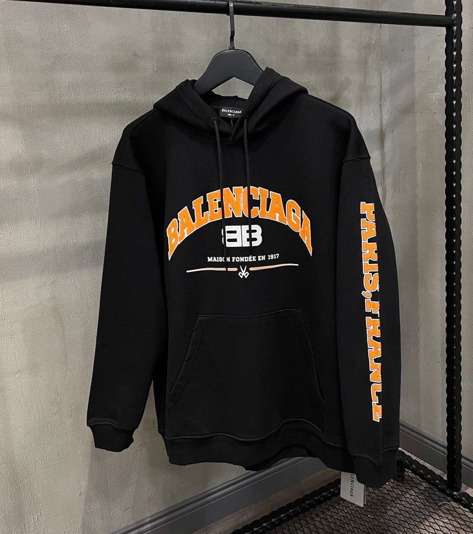 BLC Унисекс Суитшърт с Качулка