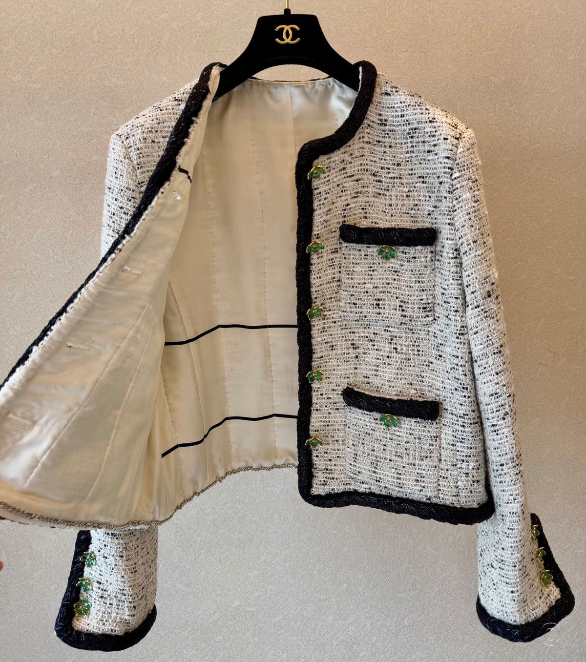 Women short blazer