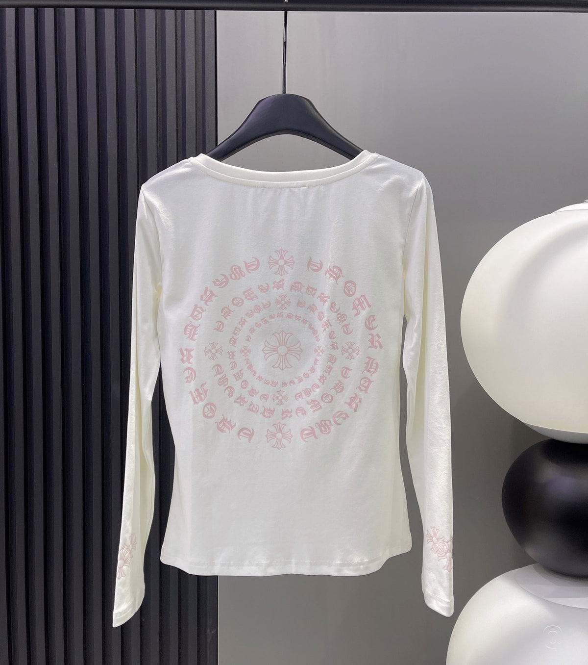 Women long-sleeved T-shirt