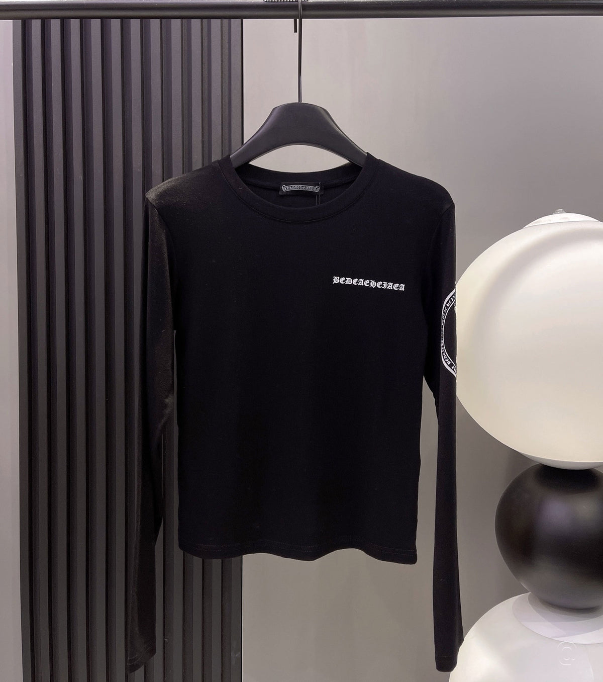 Women long-sleeved T-shirt