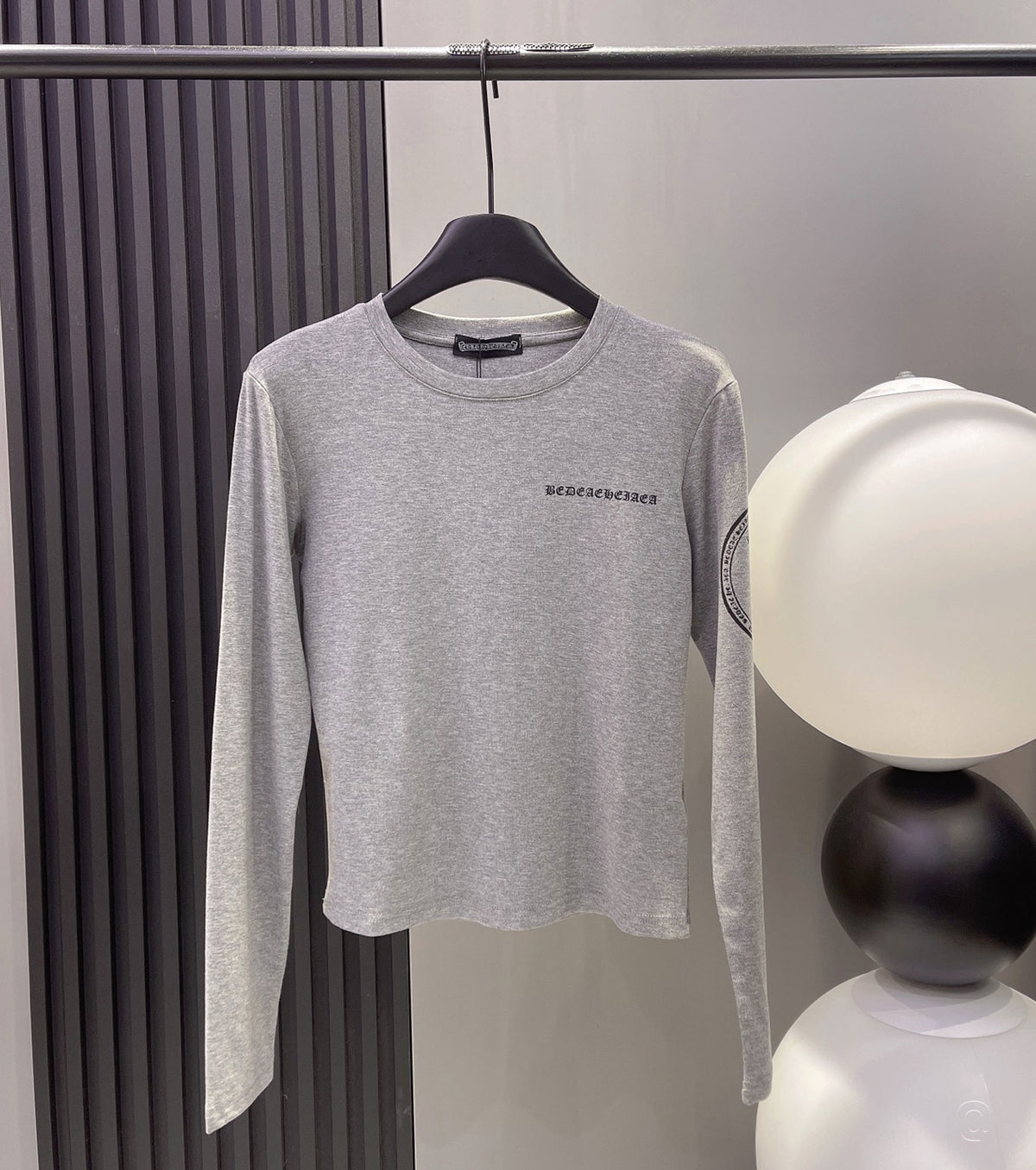 Women long-sleeved T-shirt