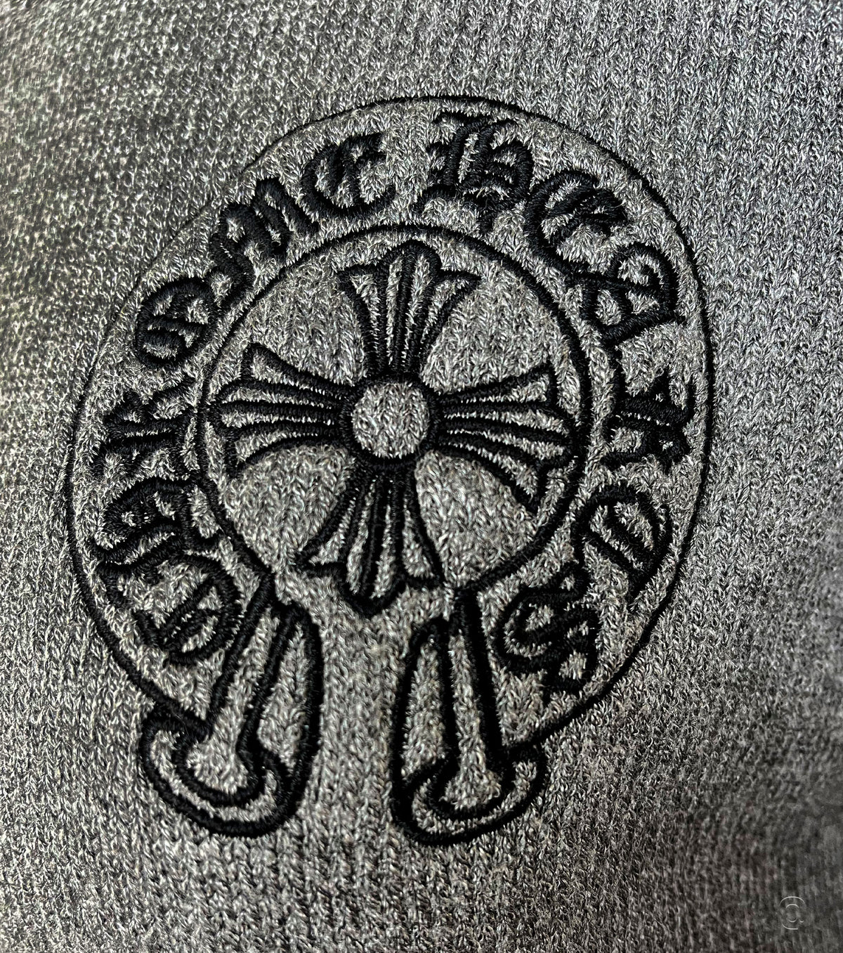 Дамски плетен пуловер