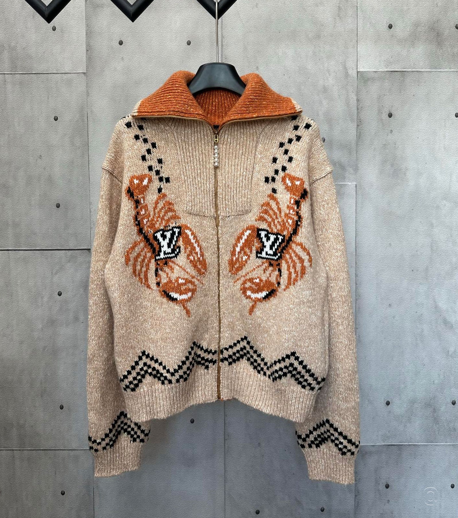 Плетена жилетка с цип