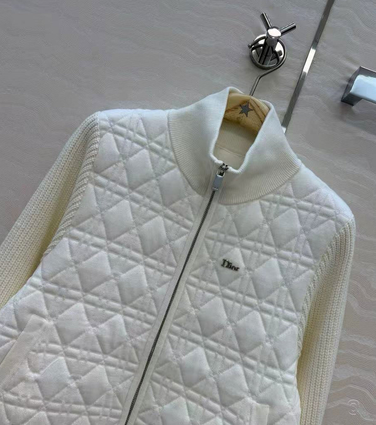 Zipped Macrocannage Jacket