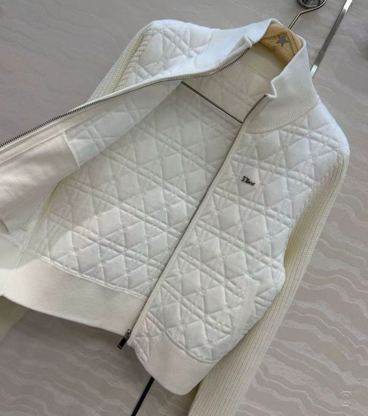 Zipped Macrocannage Jacket