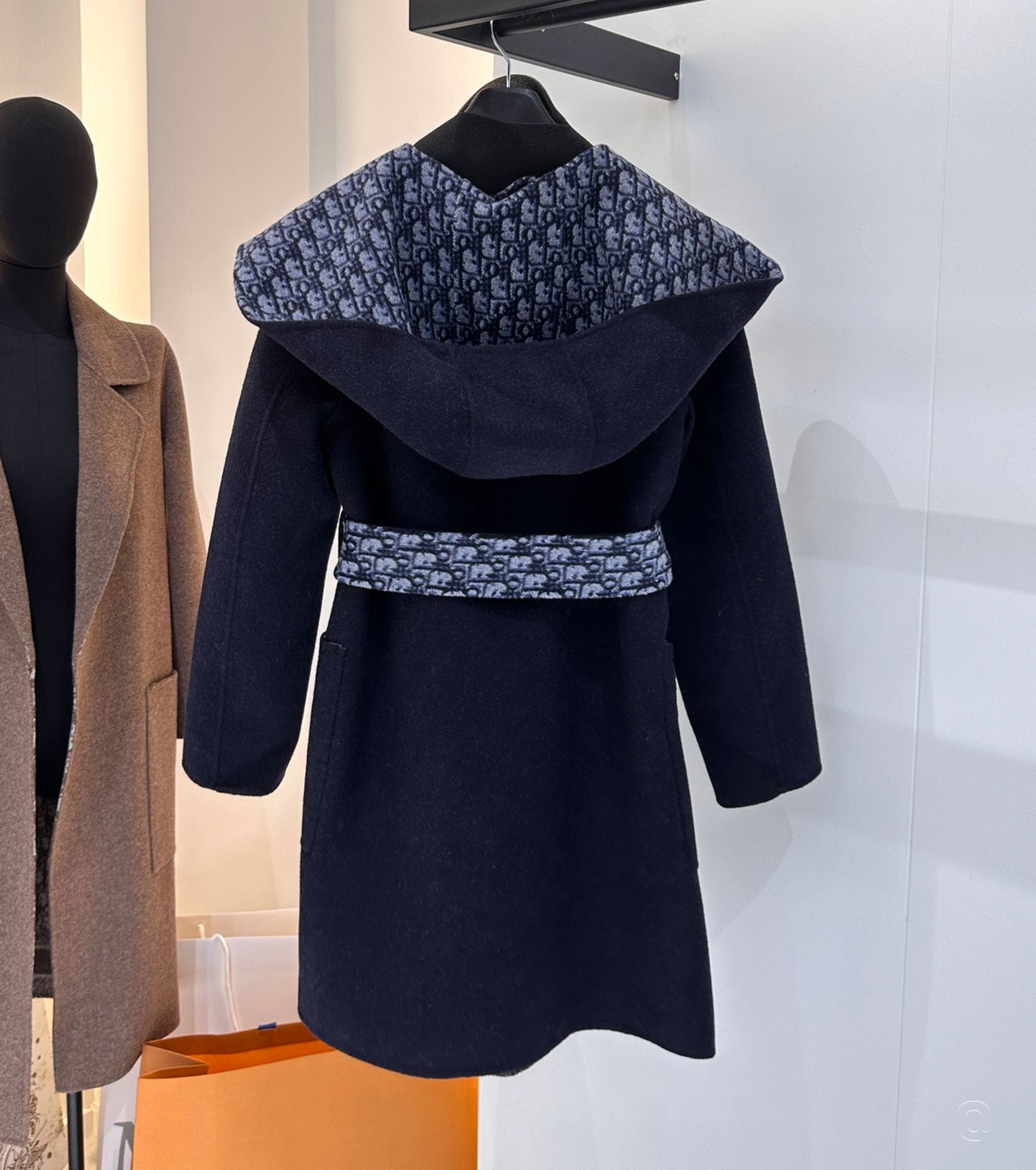 Women Oblique Coat