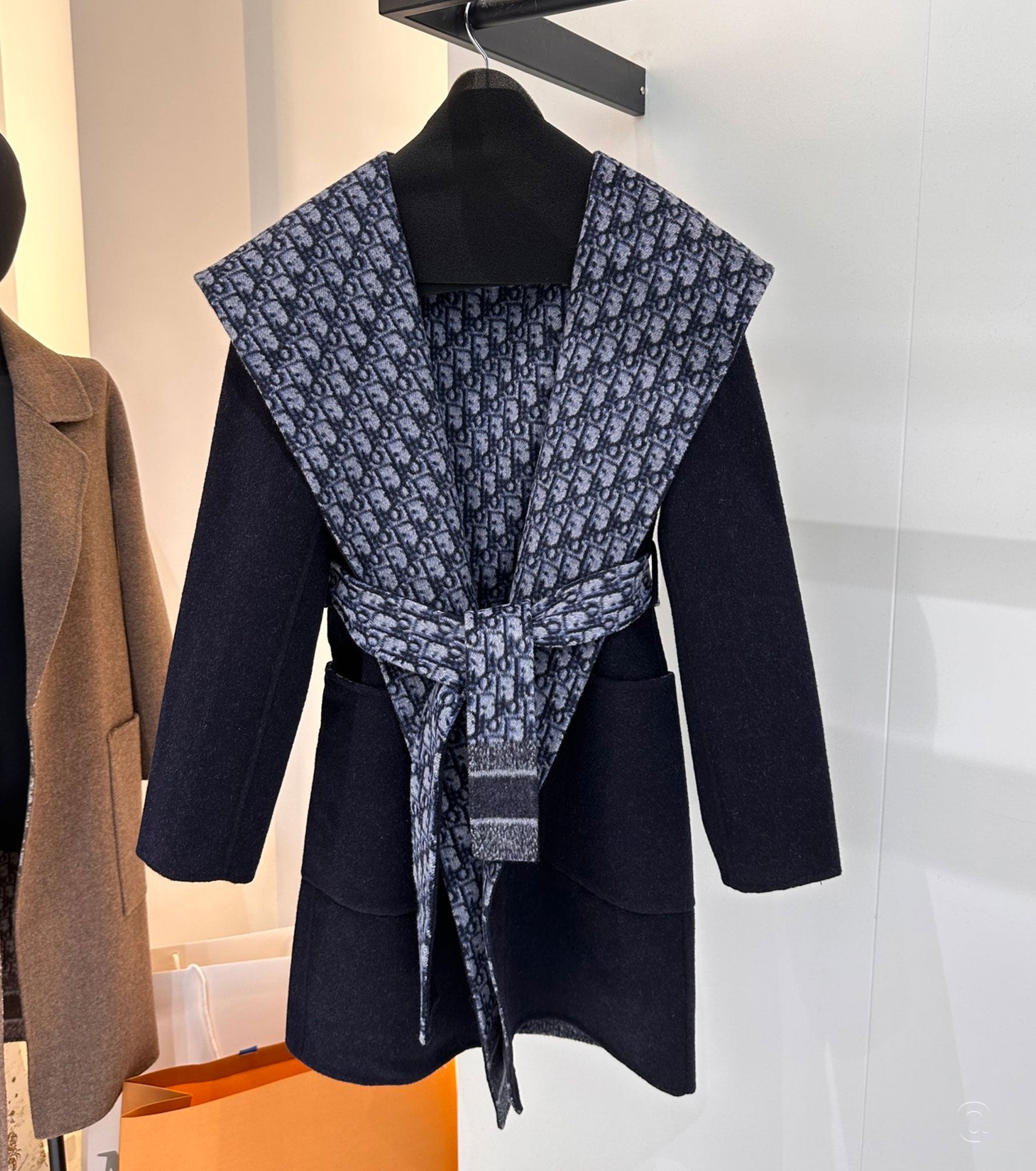 Women Oblique Coat