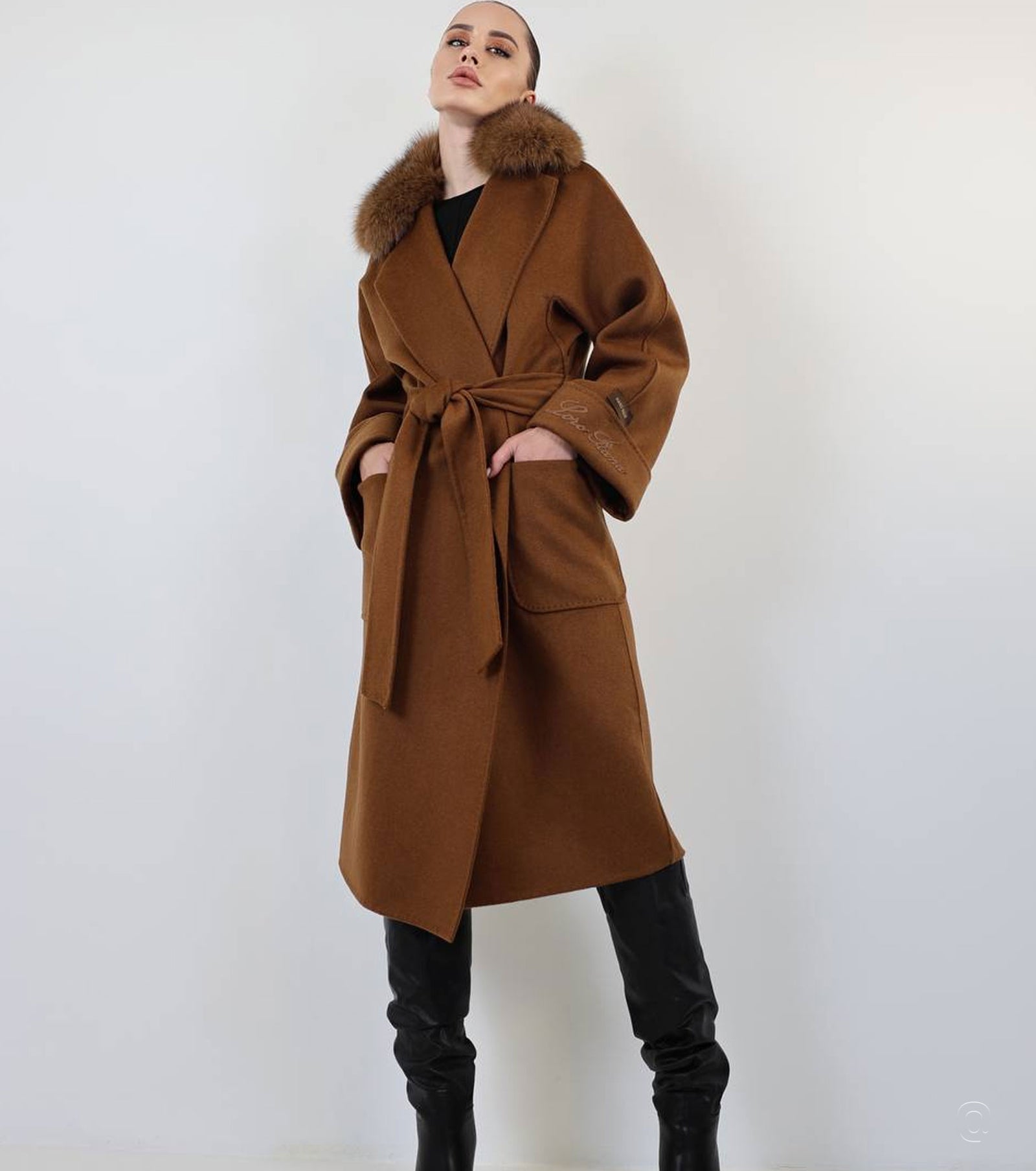 Дамско вълнено палто