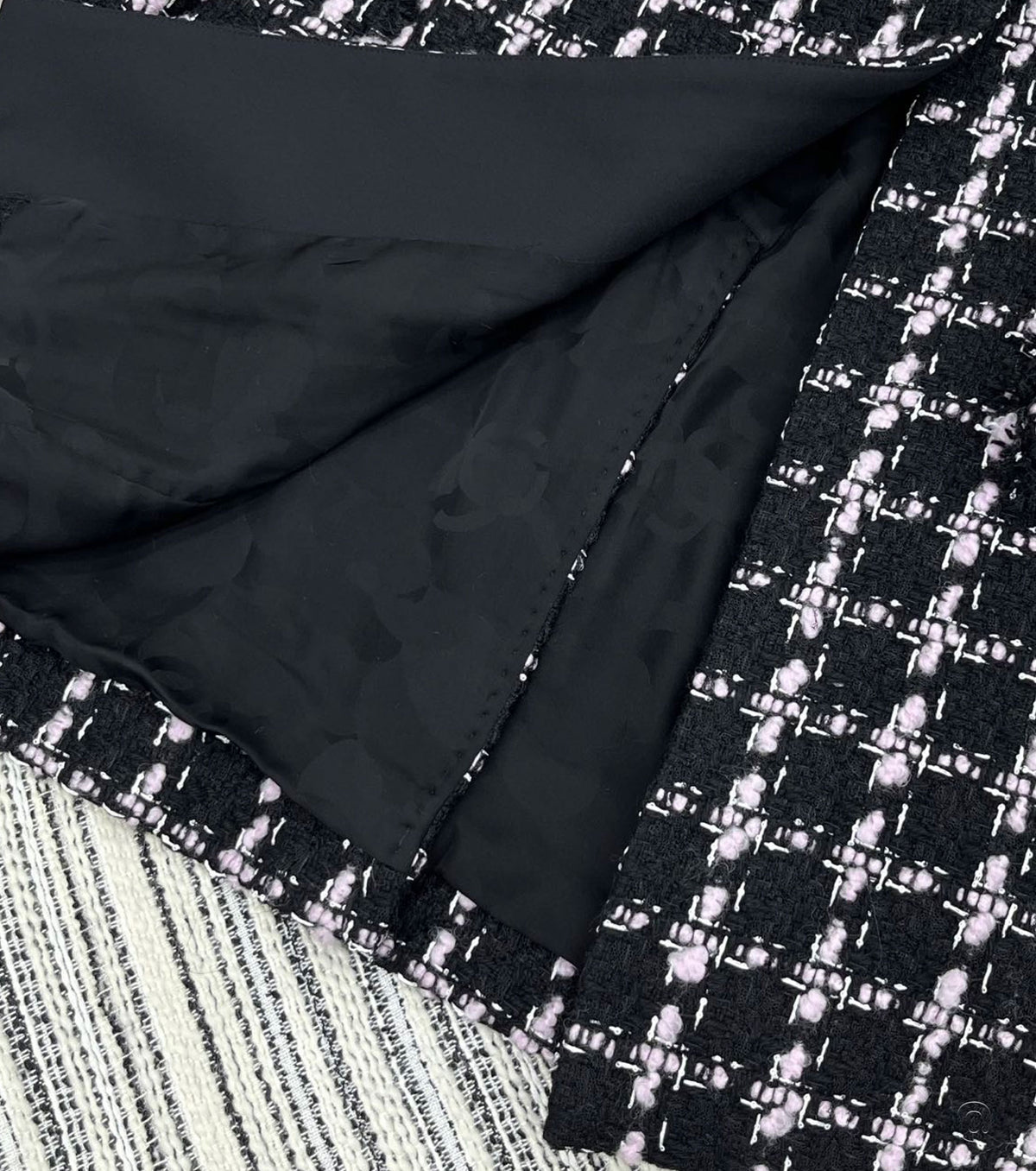 Дамско туидово палто