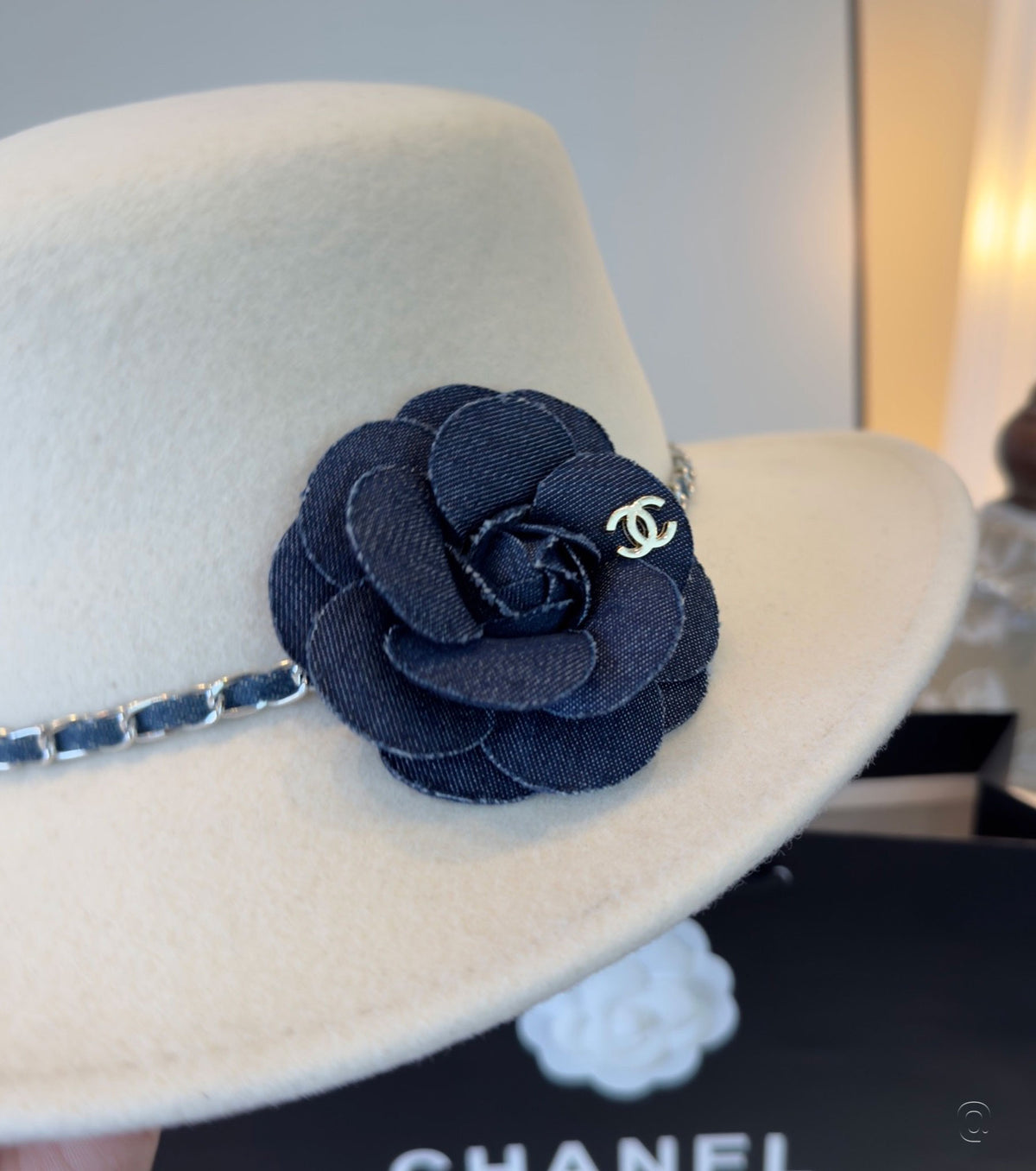 Дамска шапка