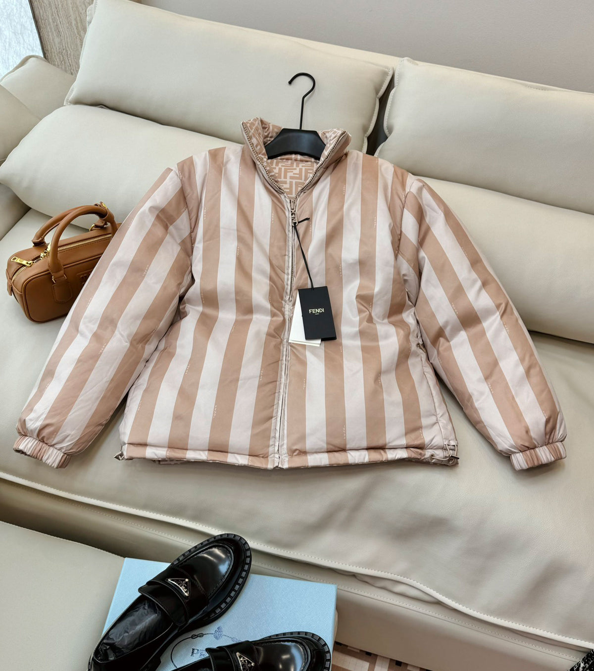 Дамско двулицево пухено яке