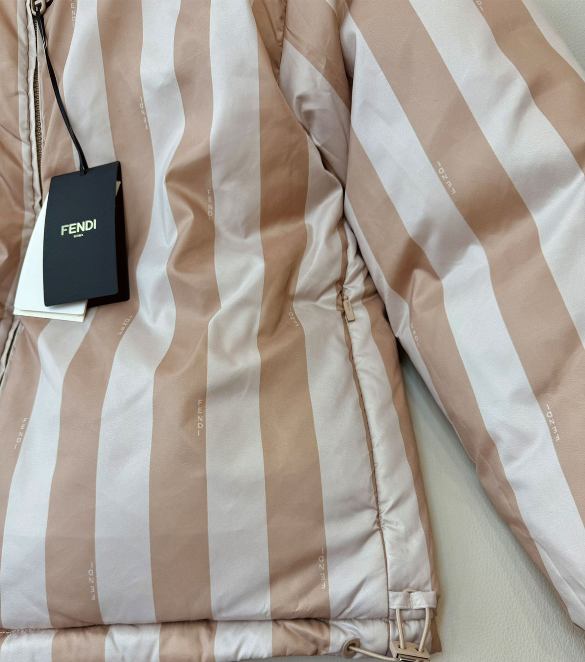 Дамско двулицево пухено яке