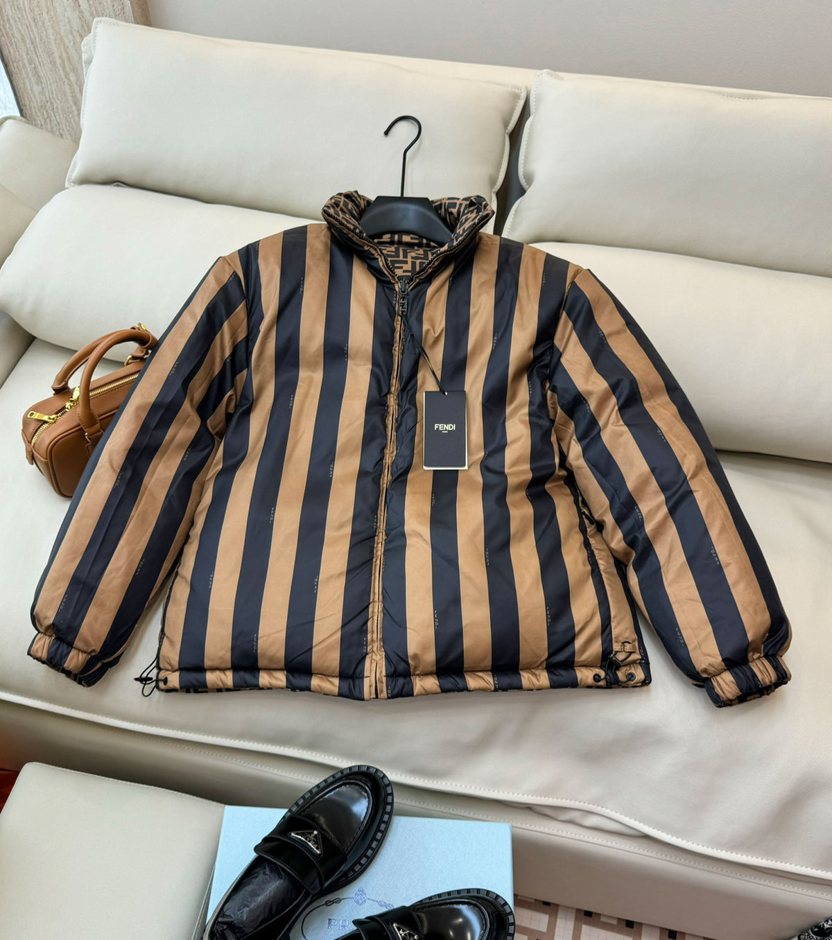 Дамско двулицево пухено яке