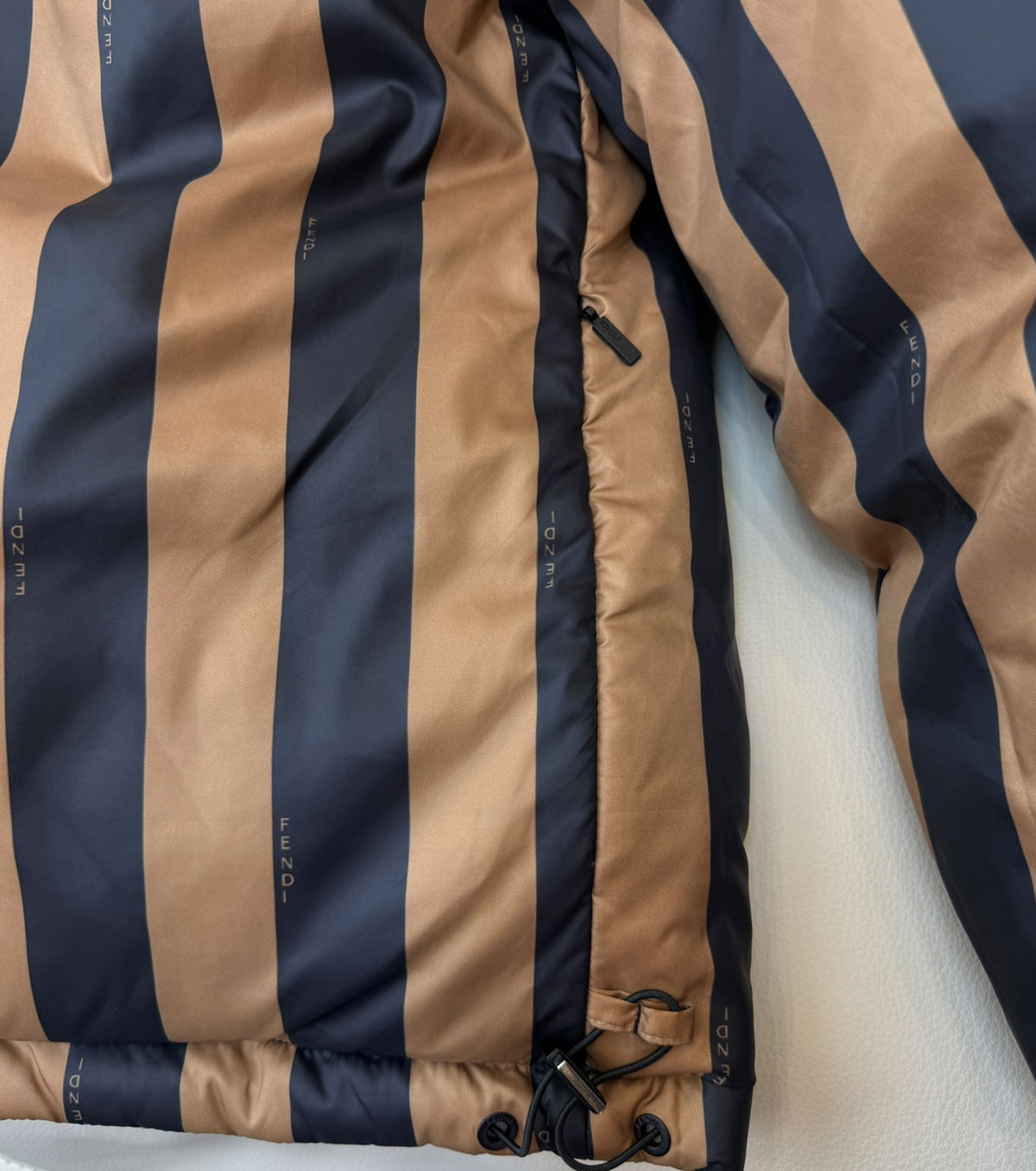 Дамско двулицево пухено яке