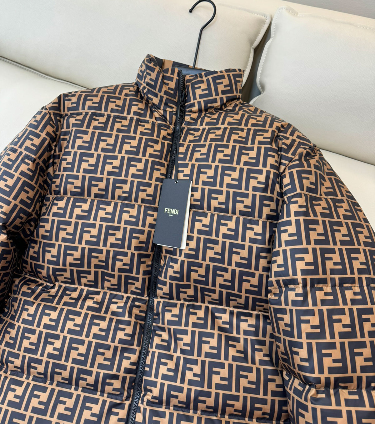 Дамско двулицево пухено яке