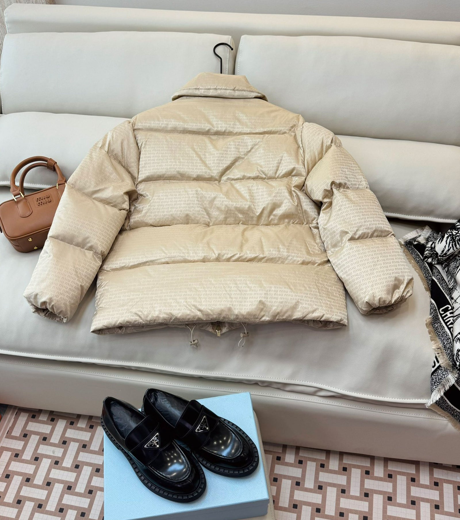 Дамско пухено яке