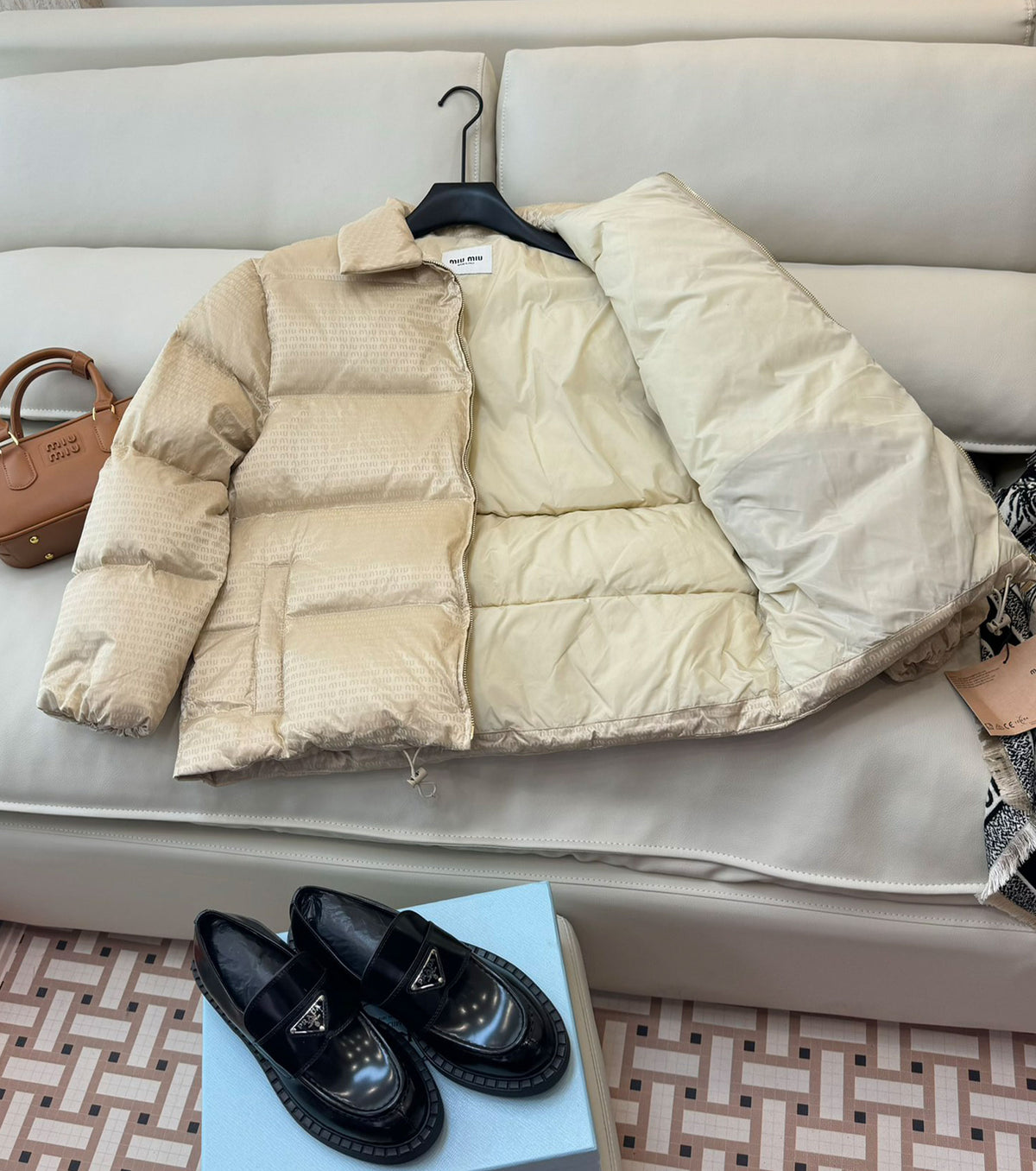 Дамско пухено яке