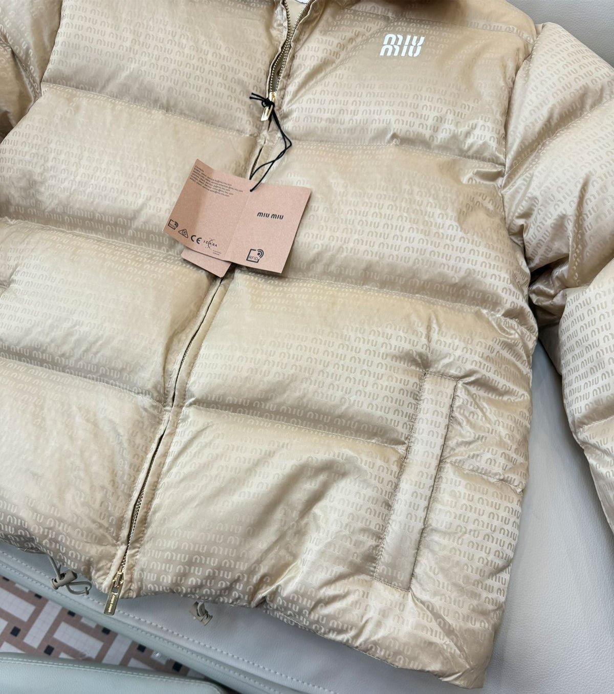 Дамско пухено яке