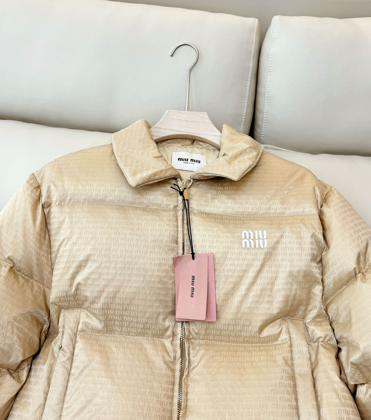 Дамско пухено бомбър яке