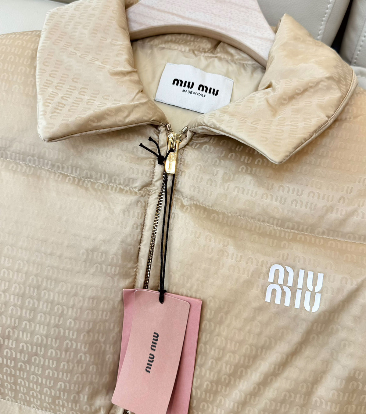 Дамско пухено бомбър яке