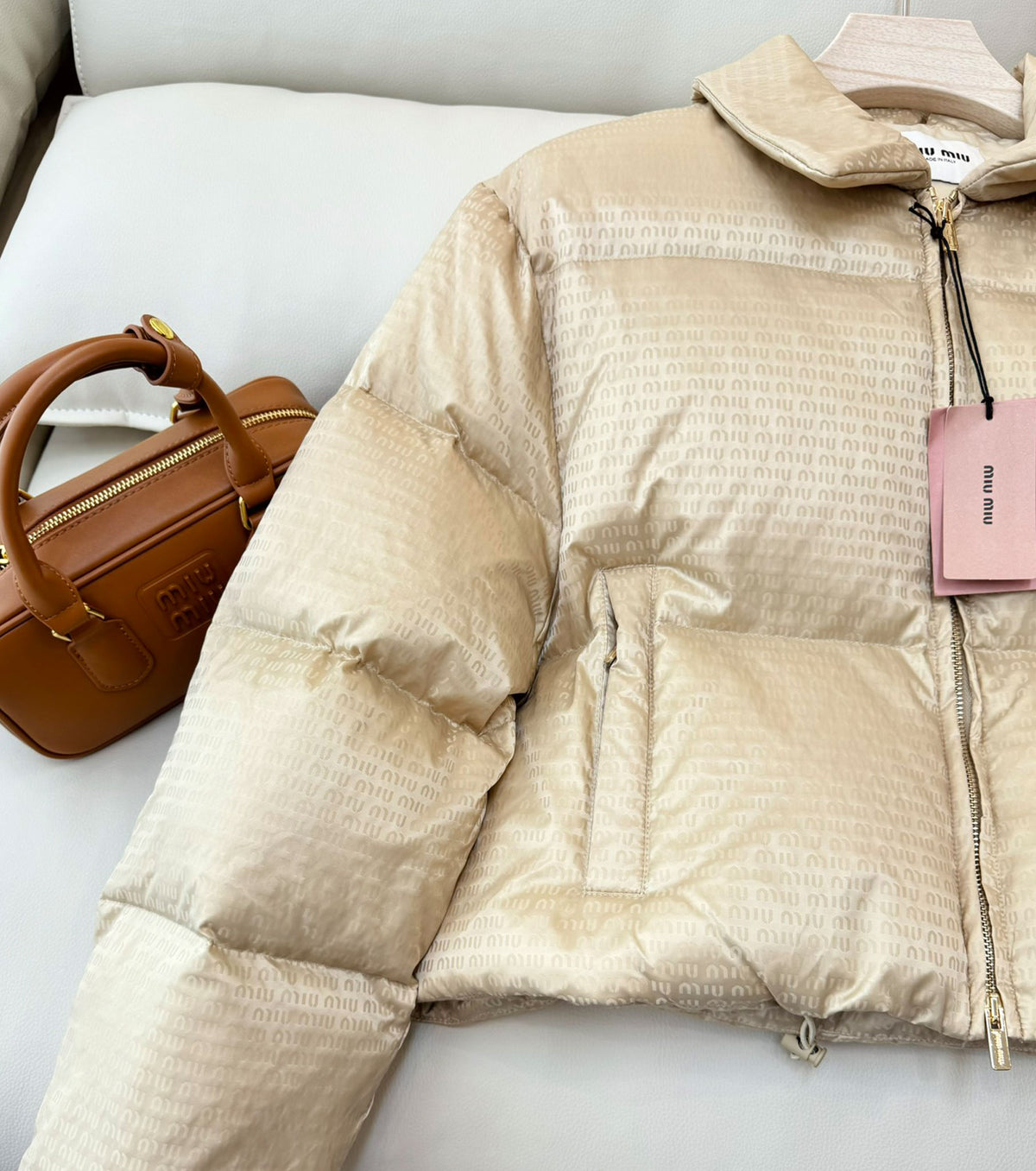 Дамско пухено бомбър яке