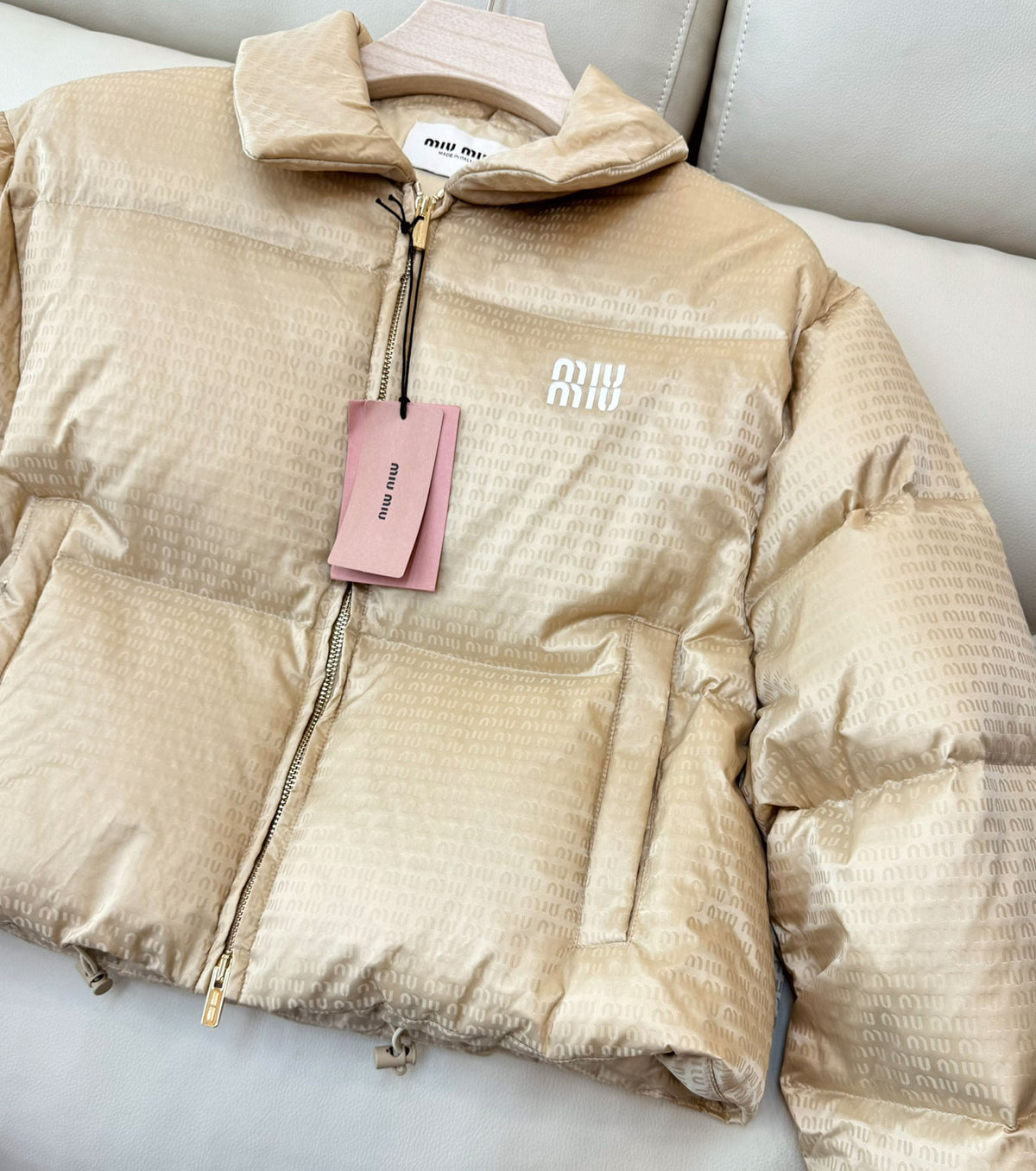 Дамско пухено бомбър яке