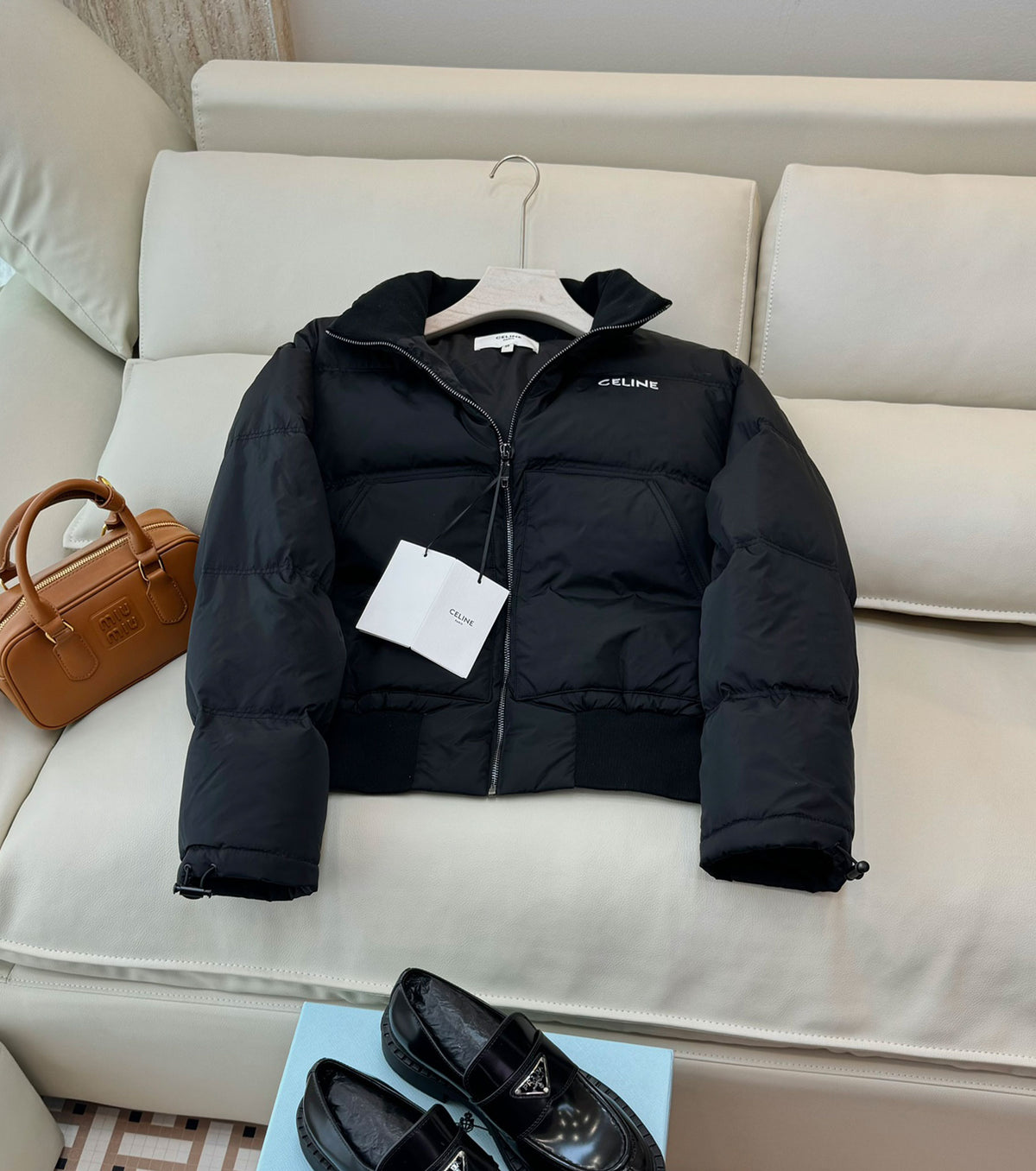 Дамско пухено бомбър яке