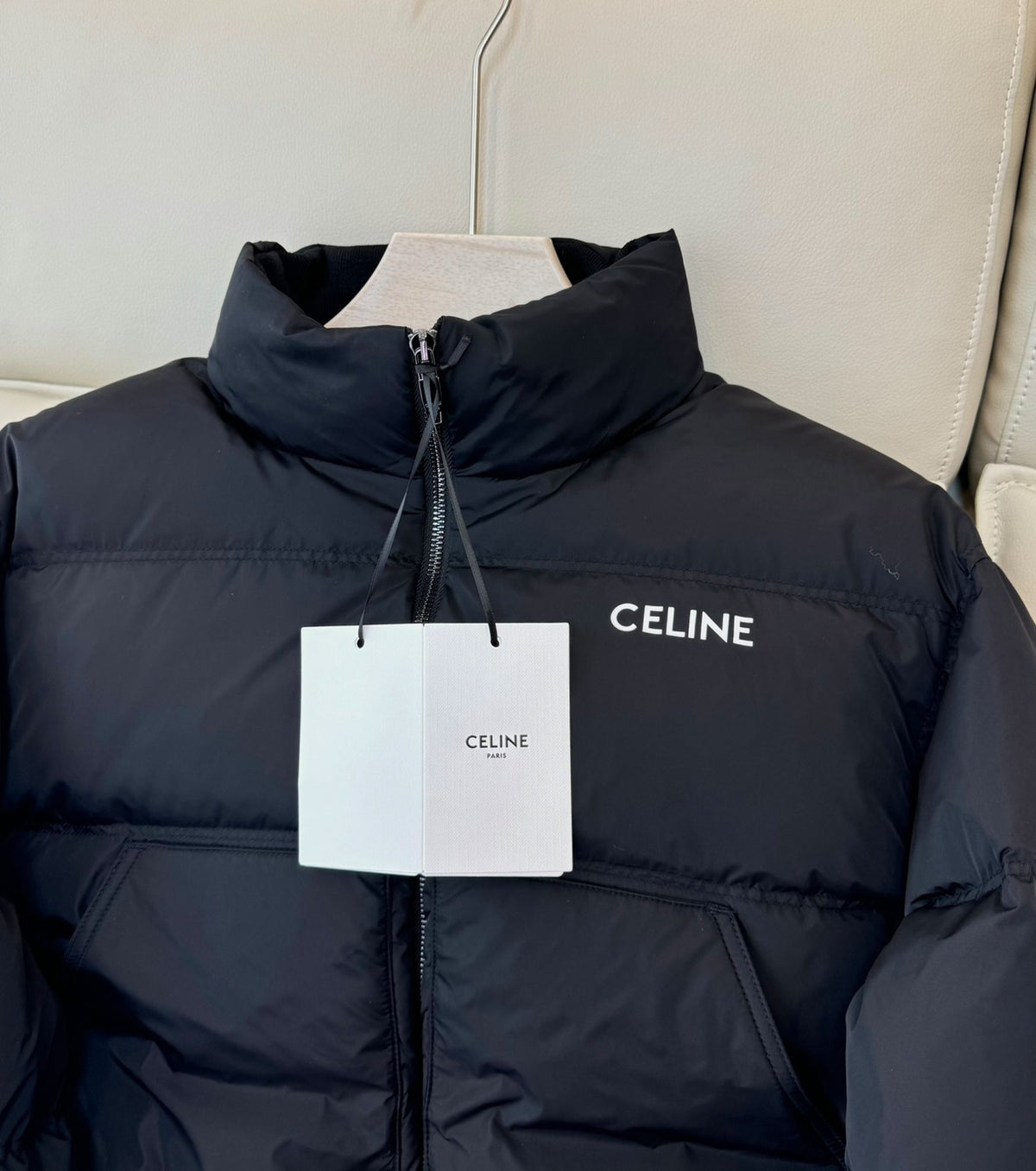 Дамско пухено бомбър яке