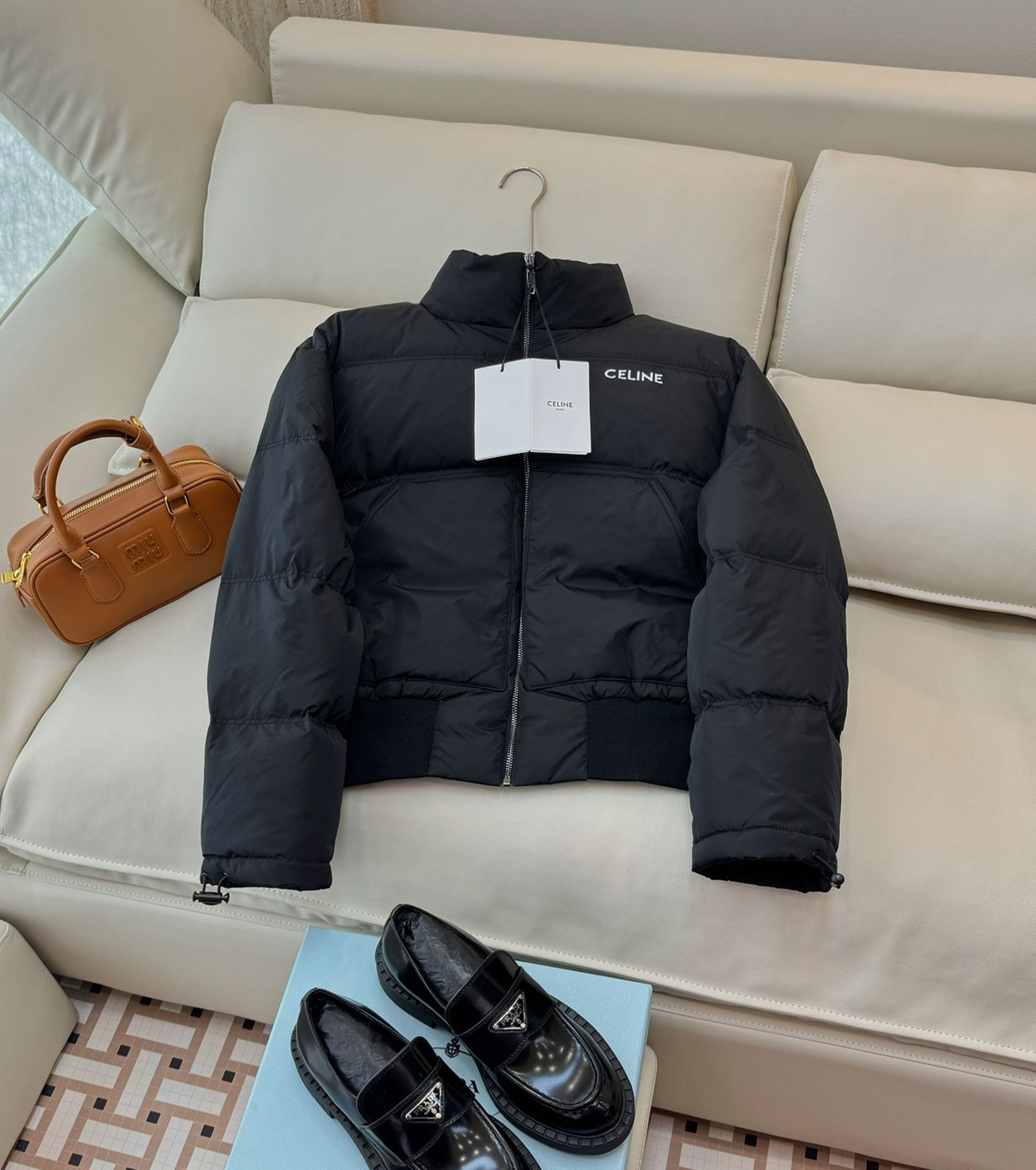 Дамско пухено бомбър яке