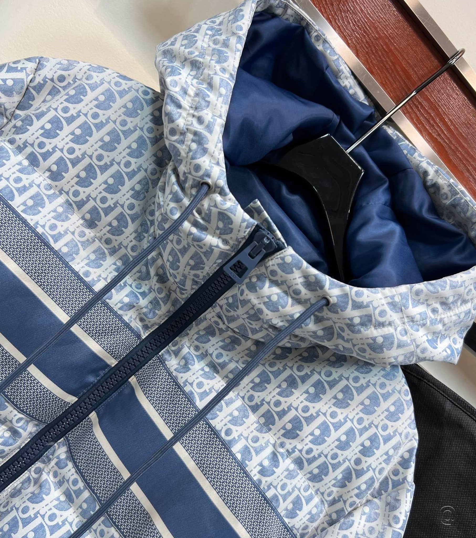 Alps Cropped Puffer Jacket with Hood