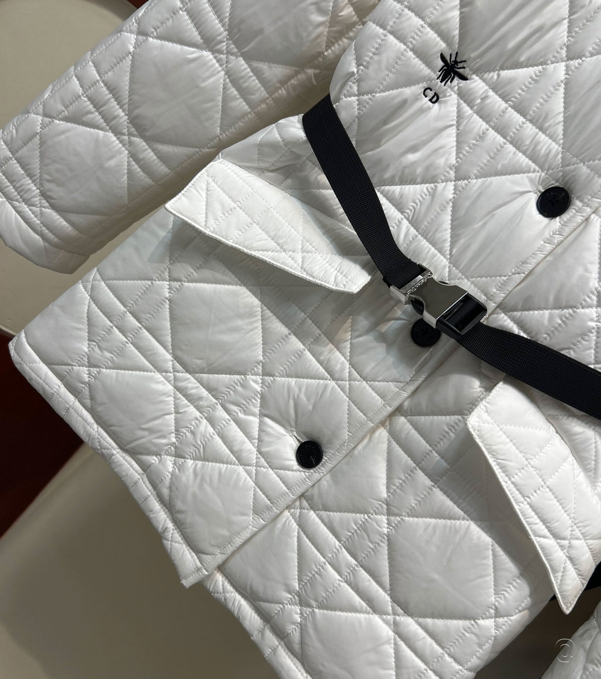 Капитонирано яке с колан