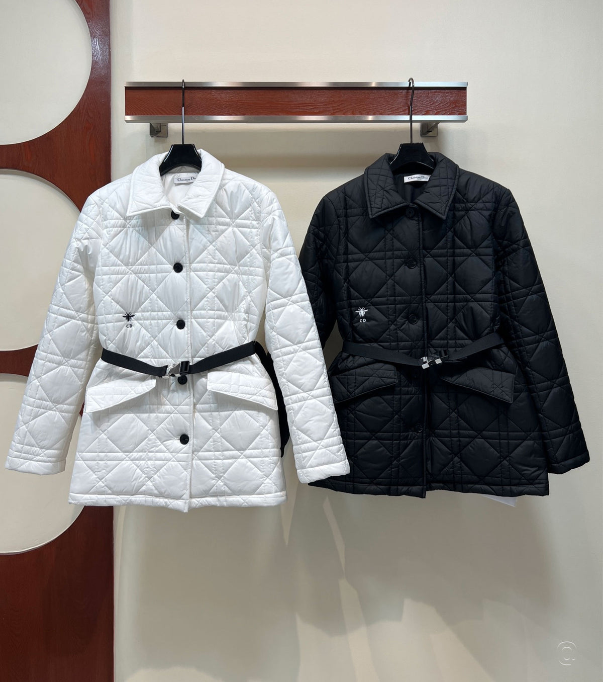 Капитонирано яке с колан