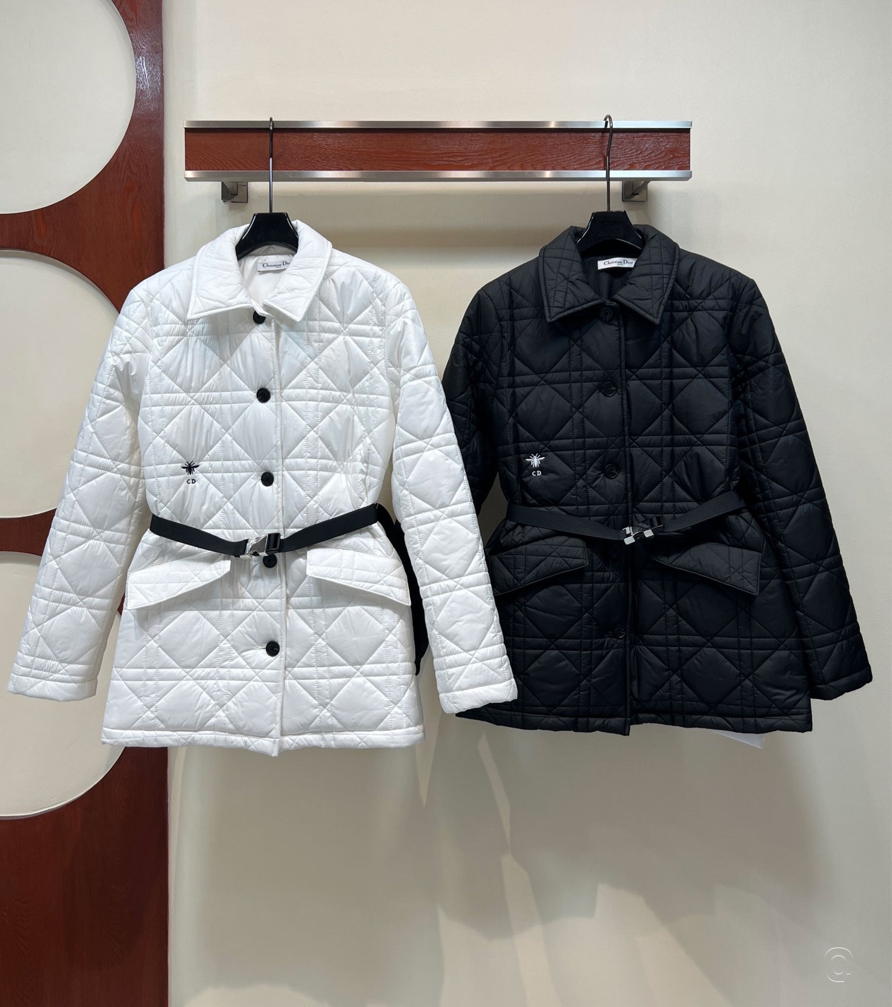 Капитонирано яке с колан