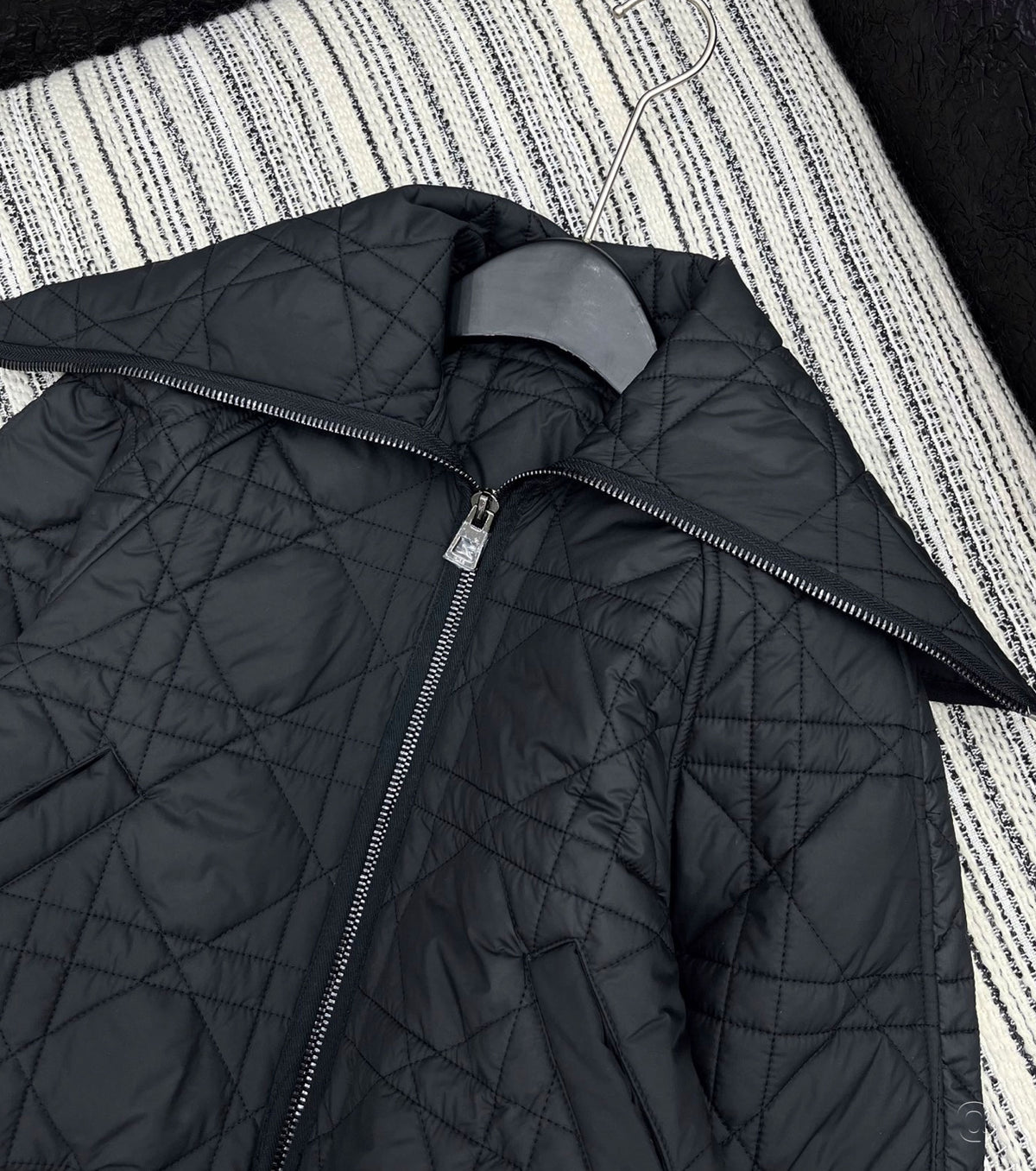 Яке Macrocannage с голяма яка