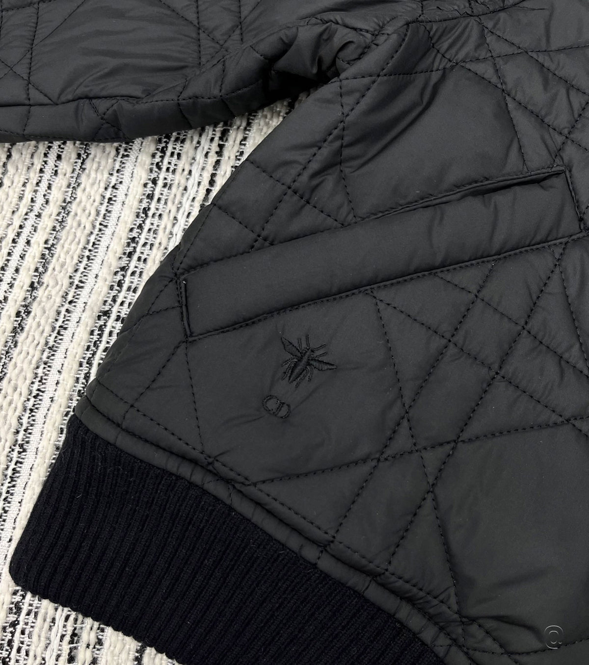 Яке Macrocannage с голяма яка